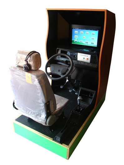 <b>YUY-1000汽车驾驶模拟台</b>